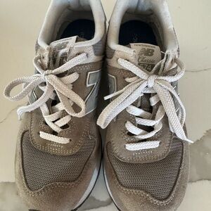 New Balance Women's Sneakers in Beige and White